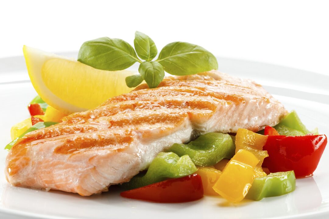 Ryba gotowana na parze lub grillowana w diecie wysokobiałkowej